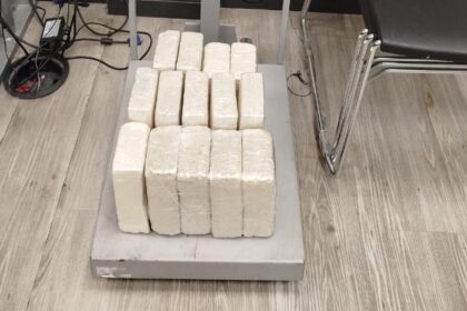 PF e PRF prendem mulher com cerca de 14kg de pasta base de cocaína na Serra das Araras