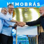Presidente Lula e ministro Alexandre Padilha participam da inauguração da nova fábrica da Hemobrás em Pernambuco, que produzirá albumina e imunoglobulina para o SUS, garantindo economia de R$ 1 bilhão por ano.