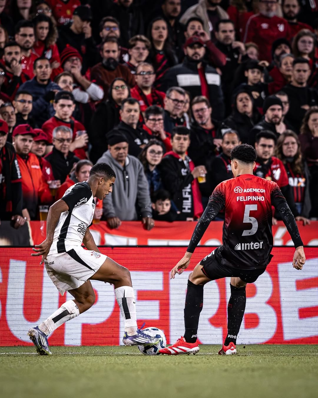 Gui negão e Felipinho em Athletico-PR e Corinthians