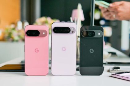 a foto mostra os smartphones da linha pixel