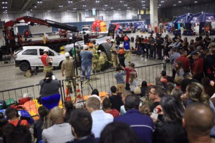 Simulação do Corpo de Bombeiros: provas de resgate a vítimas de acidentes de trânsito presas às ferragens — Foto: Divulgação