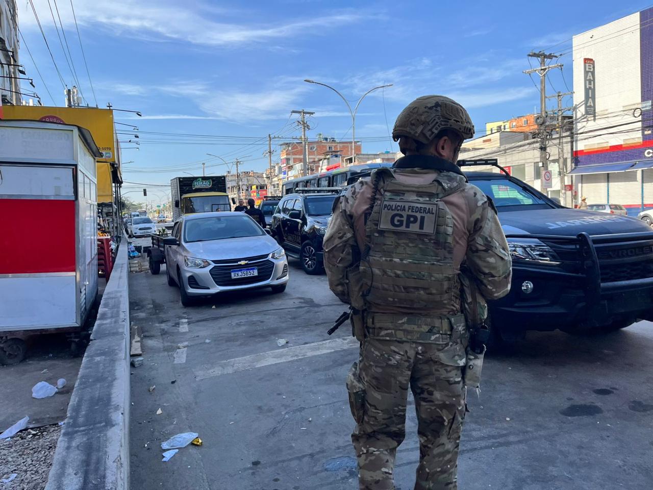 PF apreende peças de fuzis importadas ilegalmente