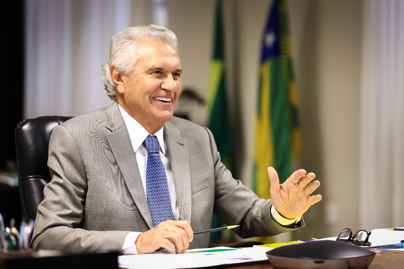 Pesquisa aponta Ronaldo Caiado como o governador mais bem avaliado.
