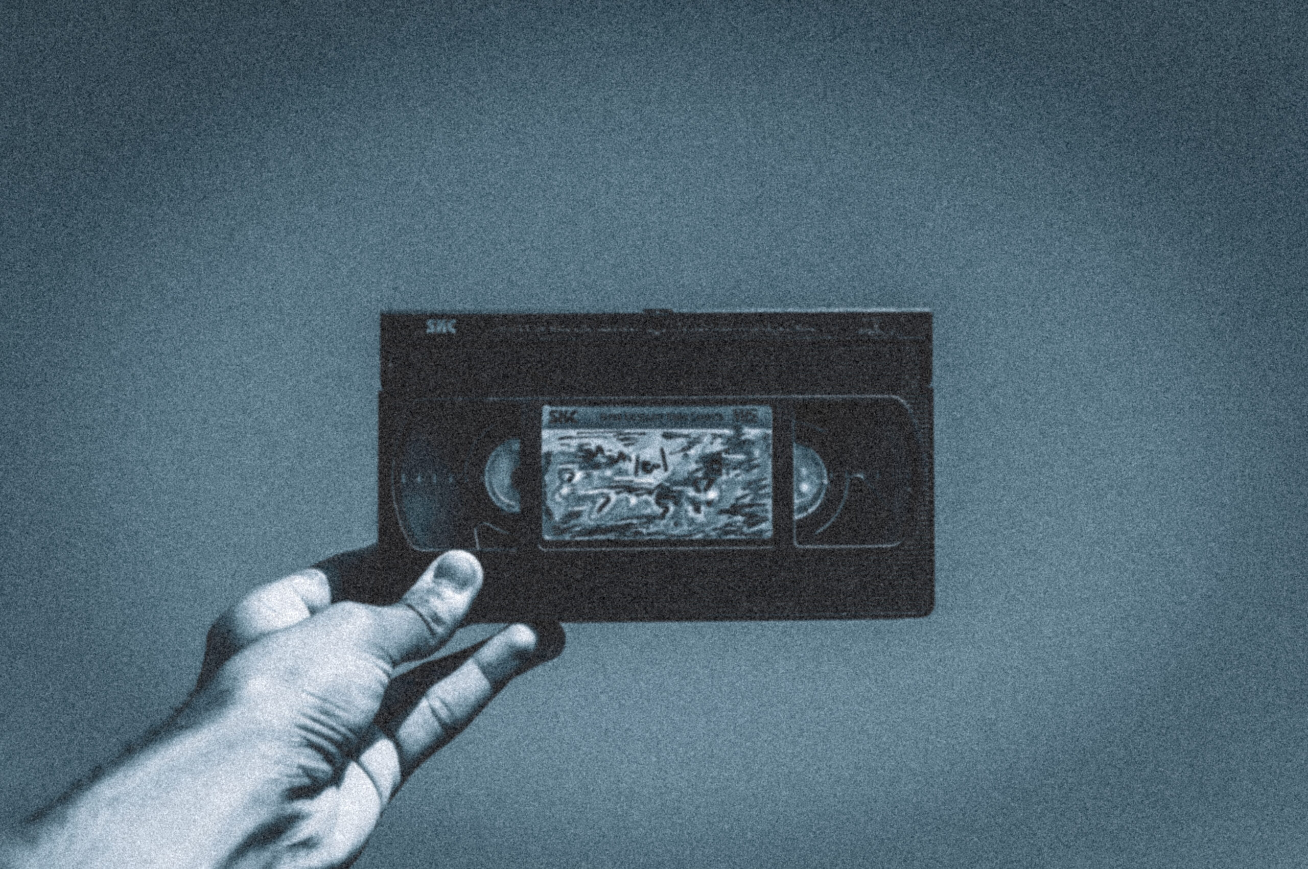 Fita VHS com estética de Analog Horror