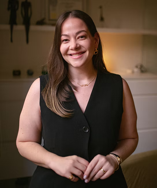 De acordo com a psicóloga Gessika Gimenez, especialista em atender pacientes autistas, essa evolução contribuiu para o aumento dos diagnósticos, já que sinais do autismo estão sendo identificados mais rapidamente e as famílias têm buscado atendimento especializado com maior facilidade.