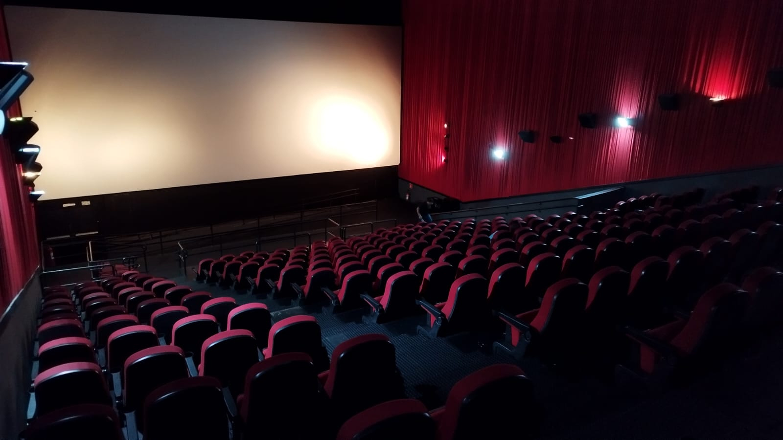 Sala do Cine Roxy, em Santos.
