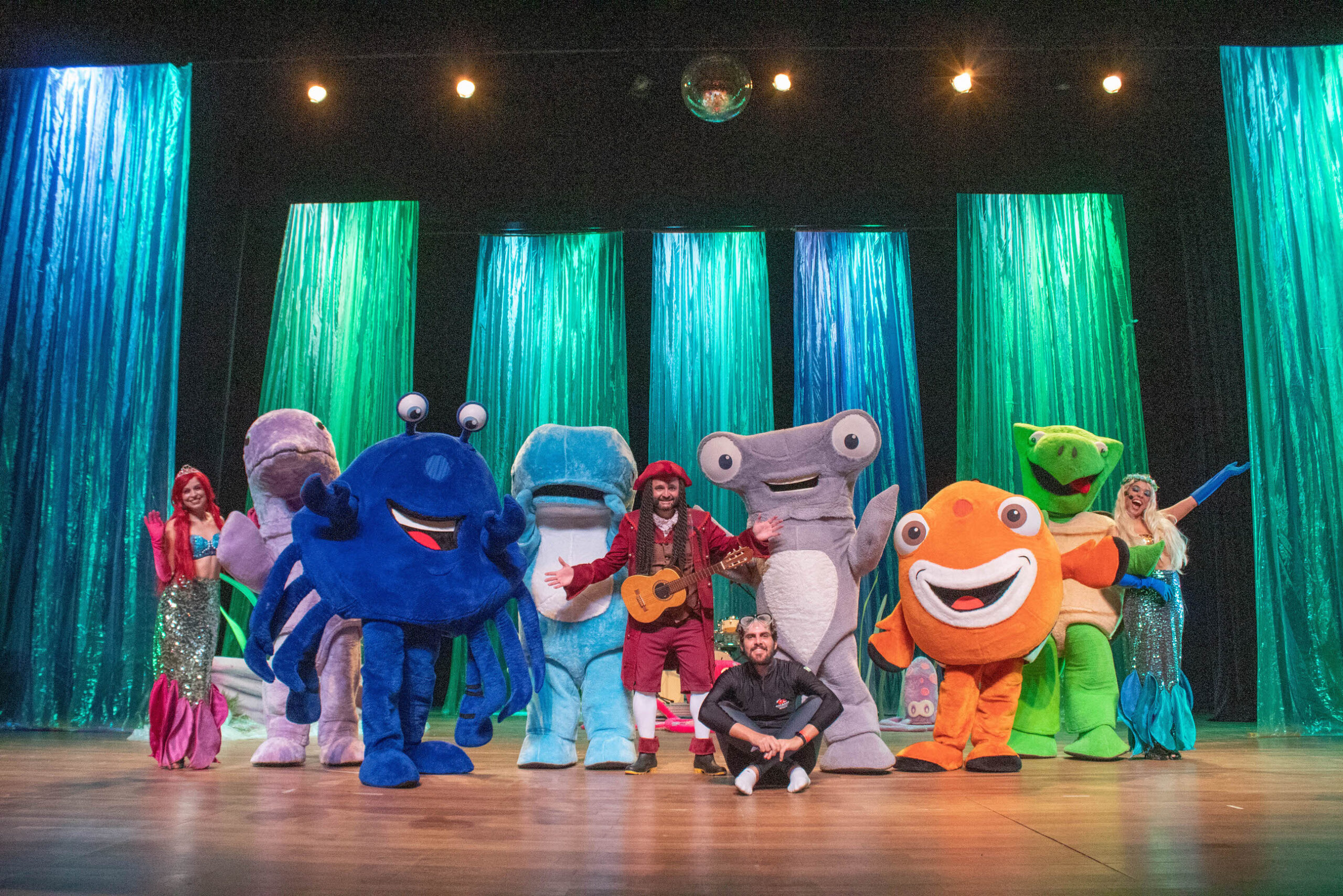 O Tubarão Martelo e os Habitantes do Fundo do Mar, no Teatro Clara Nunes.