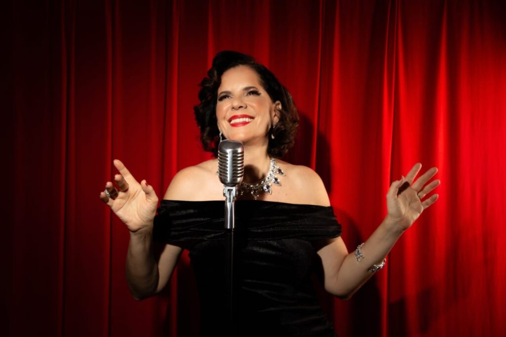 Palácio da Música divulga programação de outubro com shows de Júlia Borges.