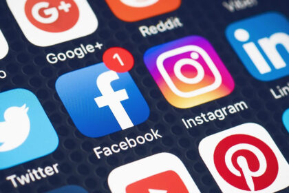 Projeto em tramitação na Câmara sugere autenticação facial obrigatória para redes sociais. Advogado analisa impactos jurídicos e relação com a LGPD.