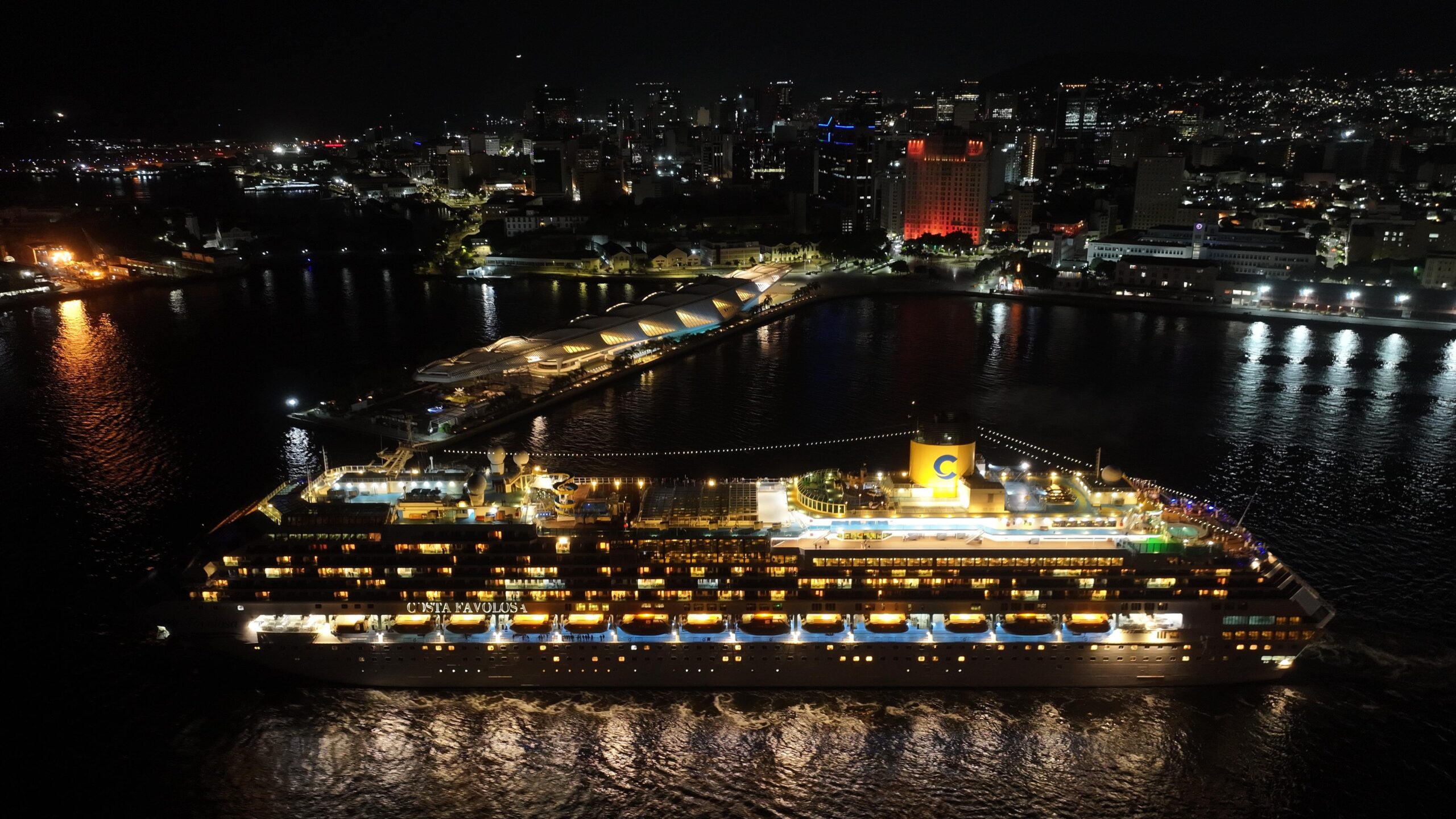 Pier Mauá inicia temporada de cruzeiros com 28 navios e 84 atracações previstas até abril de 2026.