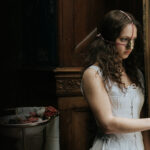 Estreia em outubro "A Meia-Irmã Feia” releitura sombria de Cinderela