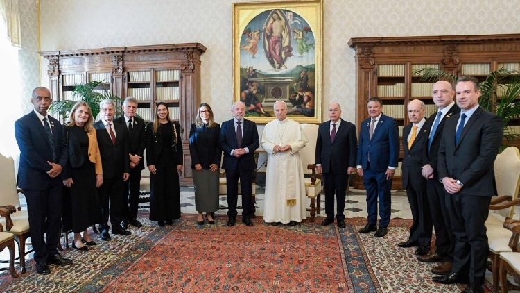 Papa Leão XIV durante a visita privada do presidente Lula | Foto: Vatican Media