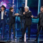 Matogrosso e Mathias durante show de gravação do álbum Pedaço de Minha Vida em São Paulo.