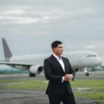 Executivos reunidos em prédio corporativo da Avenida Faria Lima, simbolizando o crescimento das Empresas Biblicamente Responsáveis no mercado financeiro.