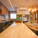 O natural chic trabalha com materiais e elementos que remetam à natureza, mas sem perder o estilo