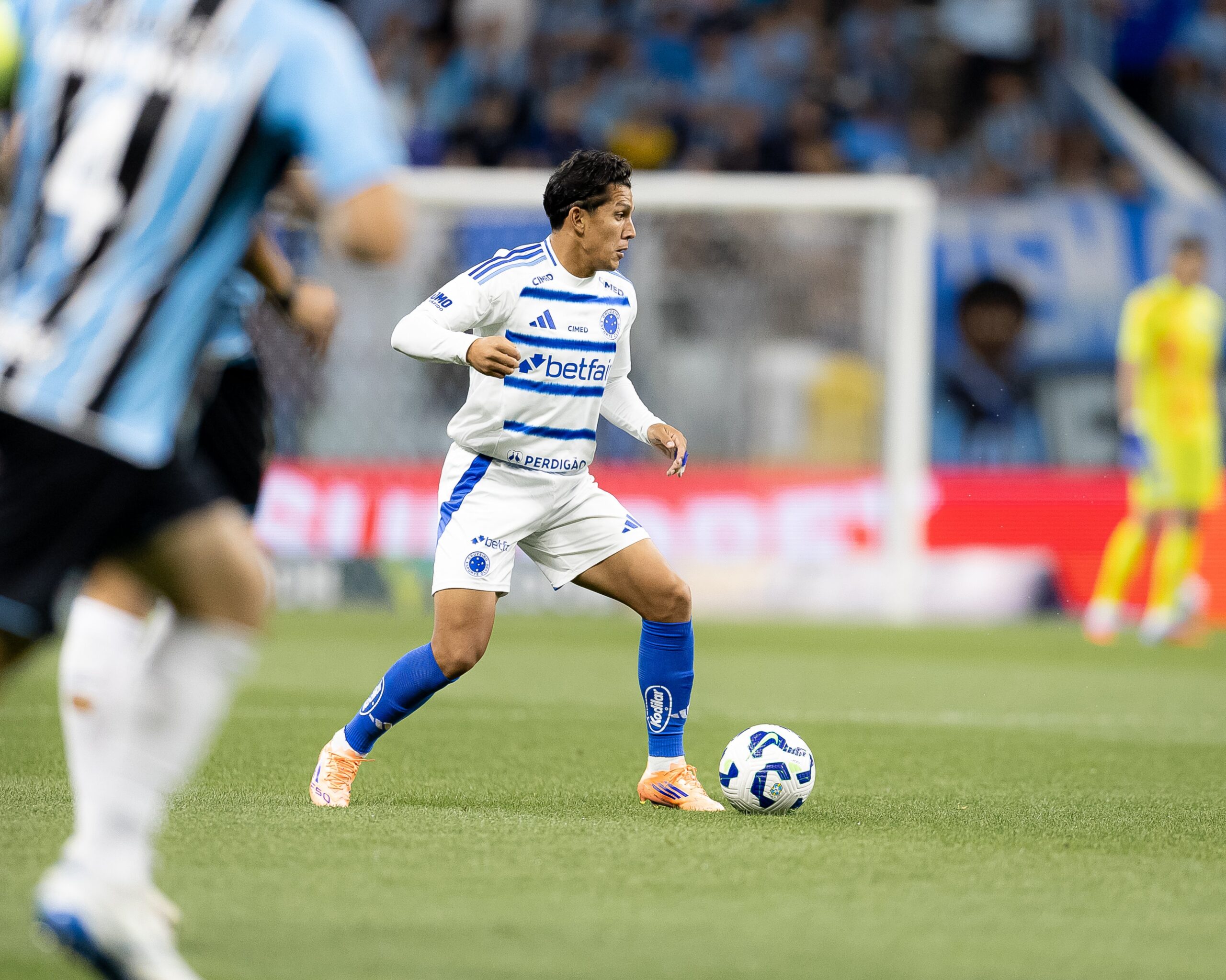 Lucas Romero em Grêmio x Cruzeiro