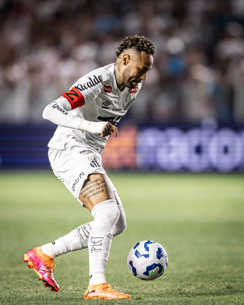Neymar não deve permanecer no santos