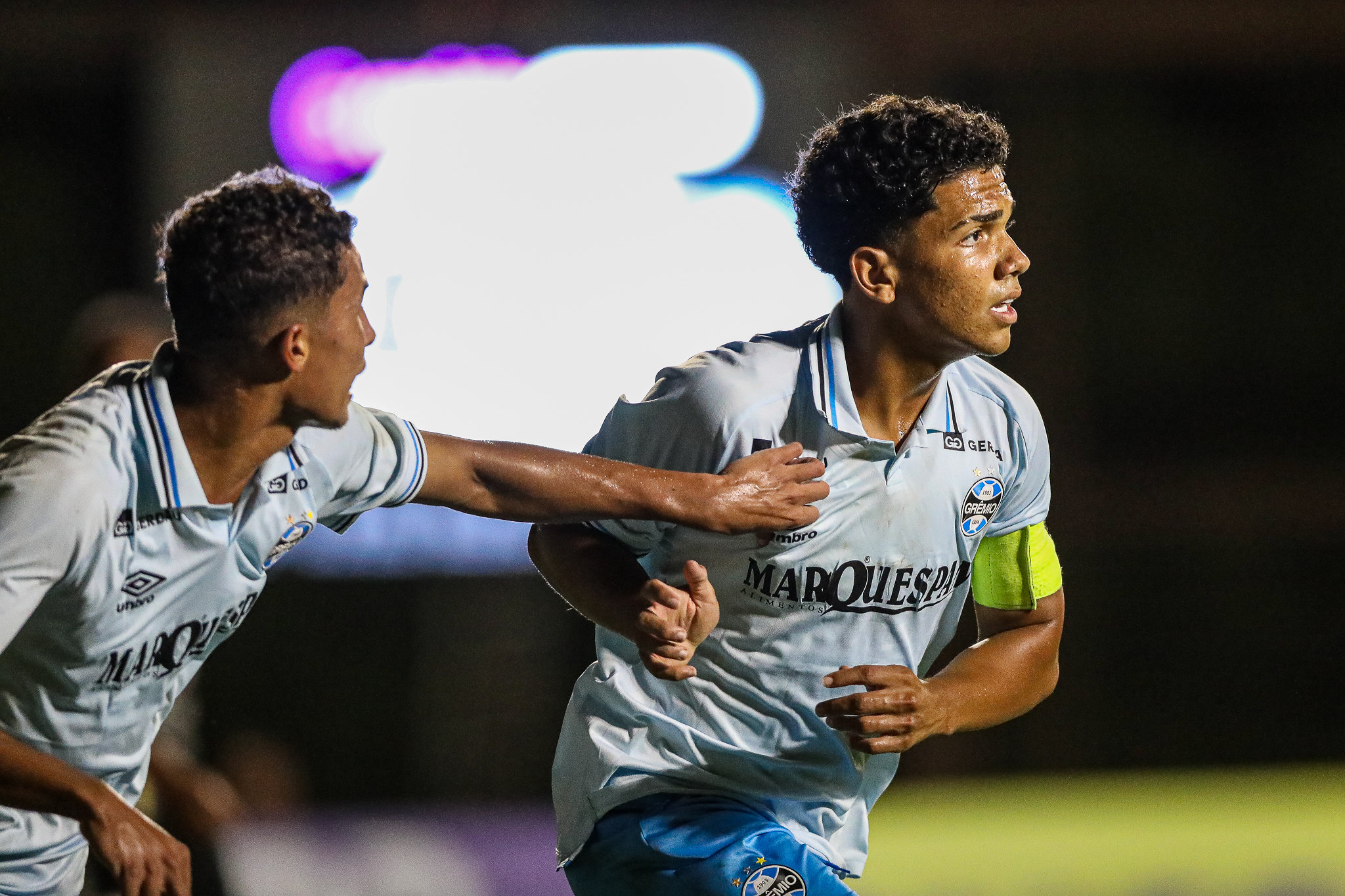Resultado garante a permanência do Grêmio na mesma cidade-sede para a próxima fase da competição | Foto: Angelo Pieretti/Grêmio FBPA