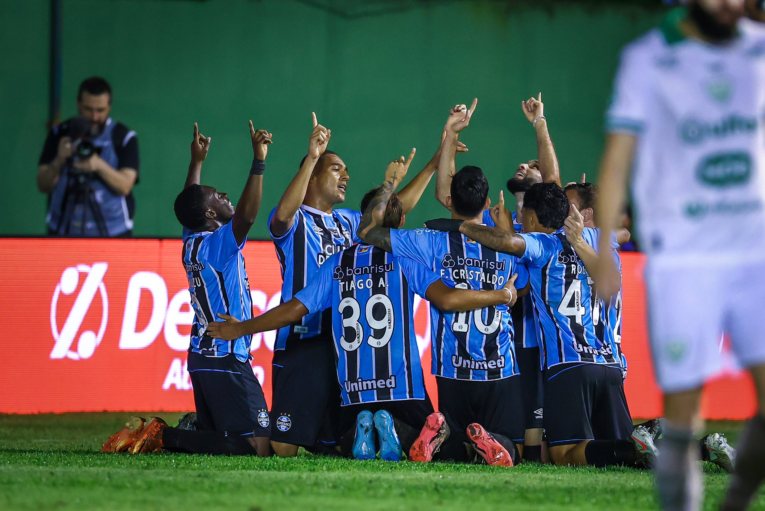 Vitória por 4 a 0 coloca o Grêmio na liderança isolada do campeonato | Foto: Lucas Uebel/Grêmio FBPA