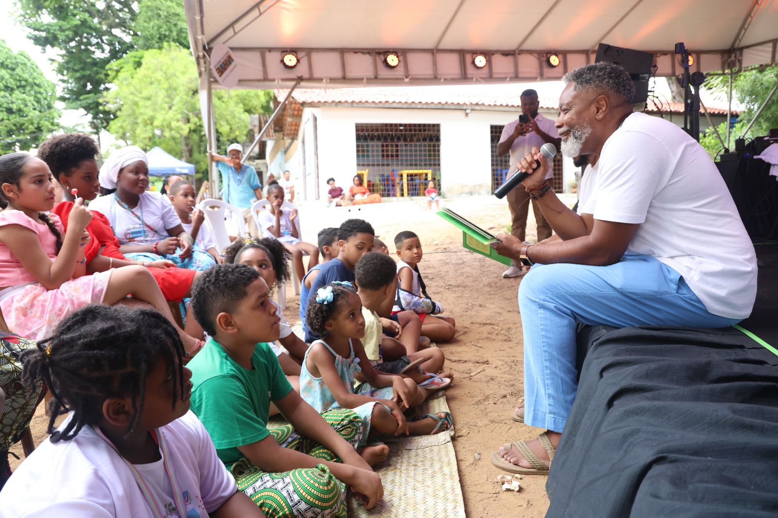II Festival da Cultura, Memória, Leitura e Saberes Ancestrais promoveu atrações e contação de histórias com Vall Santos Foto: Divulgação